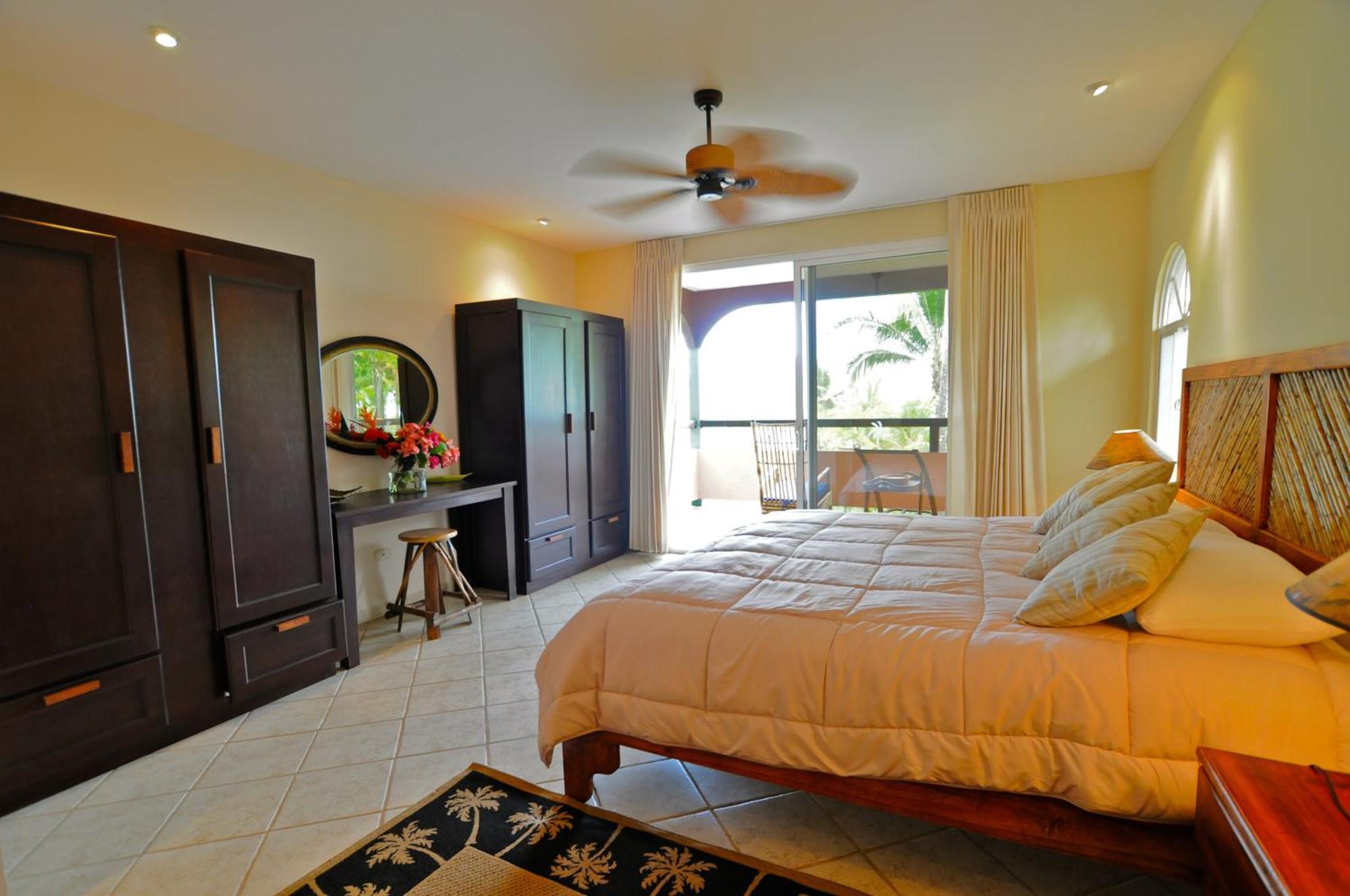 Cocomar Beachfront Hotel Парита Екстериор снимка