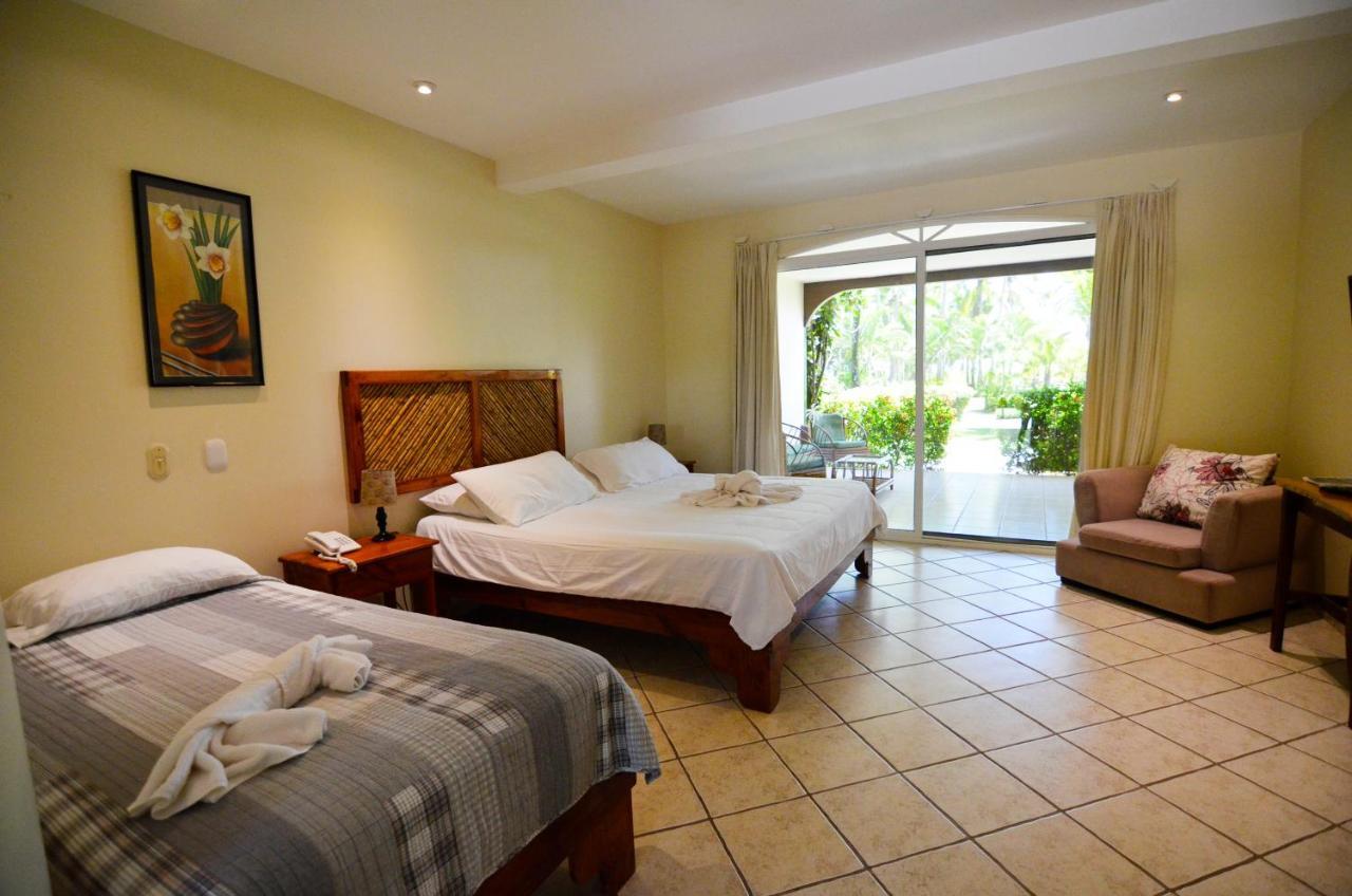 Cocomar Beachfront Hotel Парита Екстериор снимка