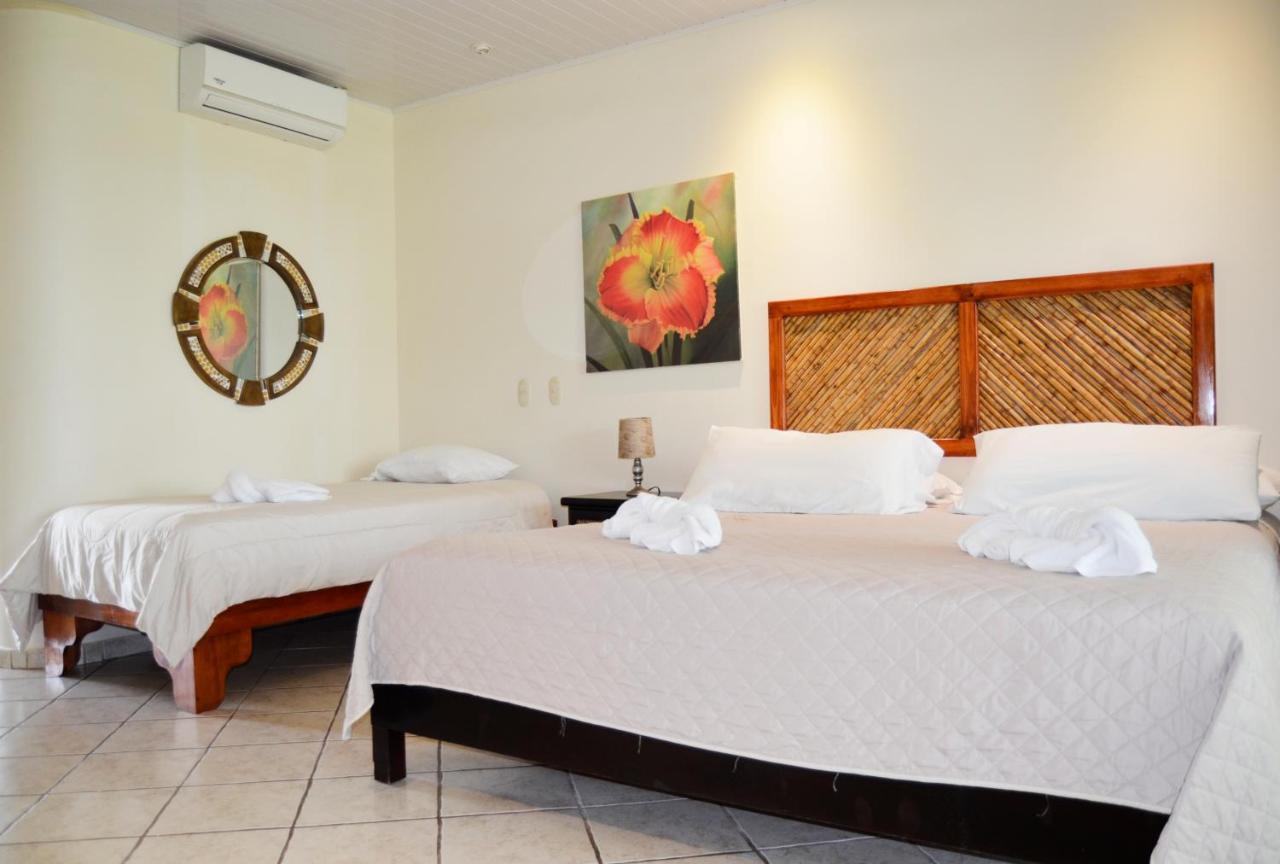 Cocomar Beachfront Hotel Парита Екстериор снимка