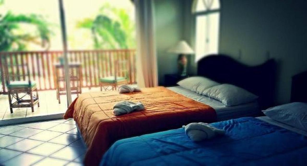 Cocomar Beachfront Hotel Парита Екстериор снимка